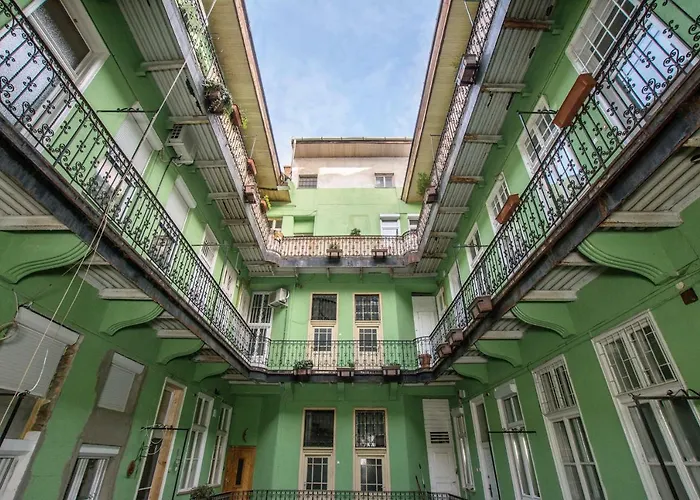 Timeless Apartment With Free Private Parking
